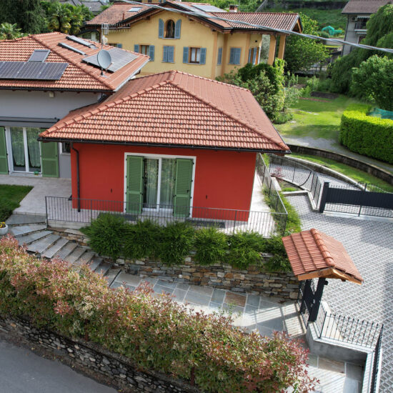 Progetto edilizia abitativa, casa unifamiliare, architettura residenziale, integrazione paesaggistica